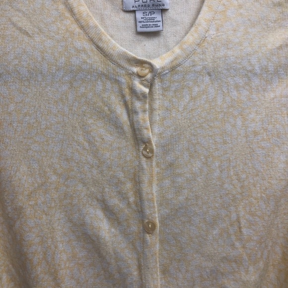 - Womens Yellow Sweater. SMALL 
Alfred Sung - Picture 3 of 8